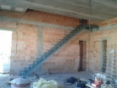 ESCALERA METALICA PARA PELDAÑOS MADERA