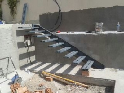 ESCALERA METALICA VOLADA, " SIN VIGAS "